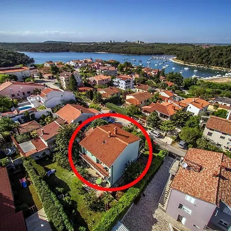 Apartment With A Parking Space Banjole, - 17097 Pula