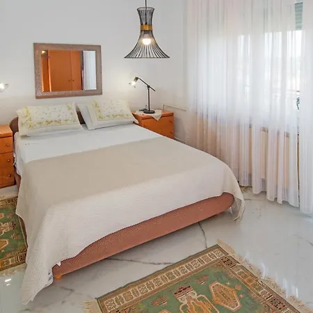 With Parking Space Banjole, - 17097 Appartement *