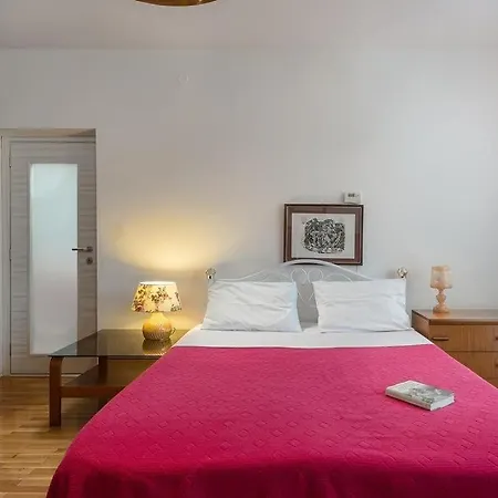 With Parking Space Banjole, - 17097