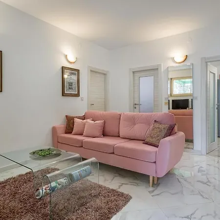 With Parking Space Banjole, - 17097 Pula