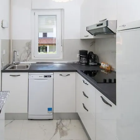 With Parking Space Banjole, - 17097 * Pola