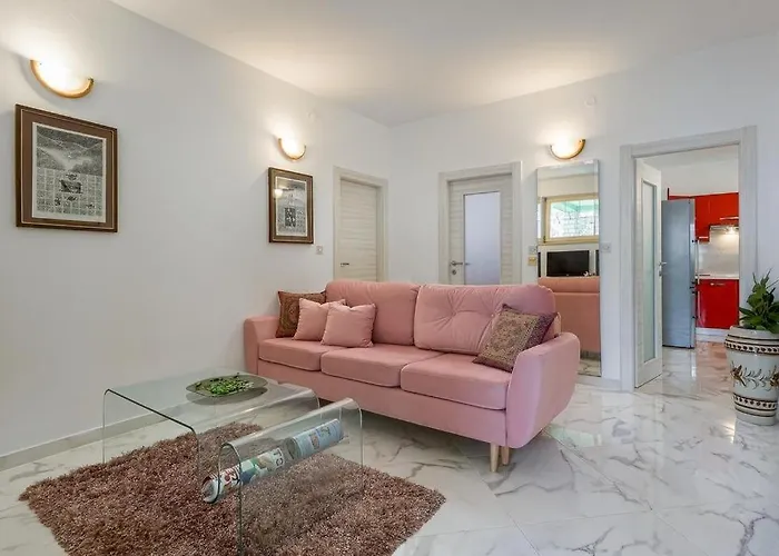 With Parking Space Banjole, - 17097 Πούλα